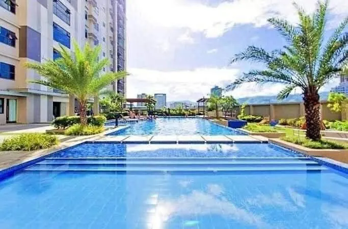 Apartment Horizon 101 A1 Shortwalk Robinson Mall Mango Square Bars Free Pool Cebu
