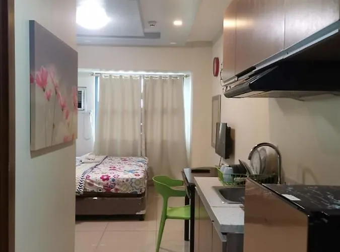 Apartment Horizon 101 A1 Shortwalk Robinson Mall Mango Square Bars Free Pool Cebu