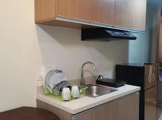 Apartment Horizon 101 A1 Shortwalk Robinson Mall Mango Square Bars Free Pool Cebu